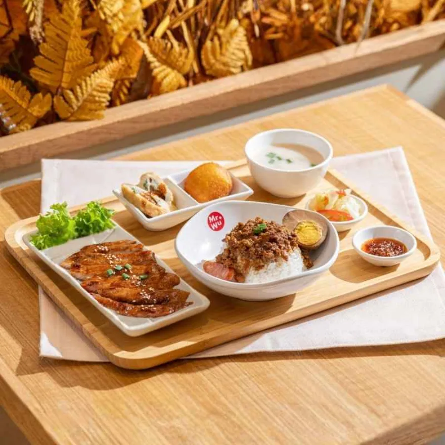 铁板酱烧猪排便当 Saute Pork Chop Bento