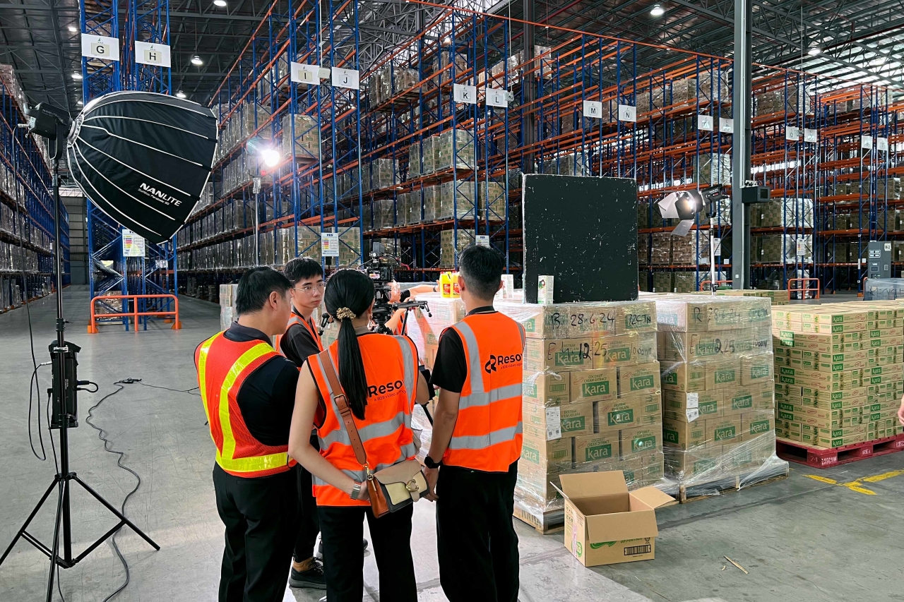 10 Types of Corporate Videos Businesses Use (With Examples)