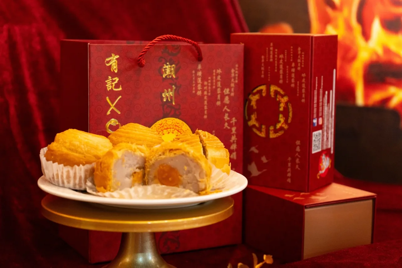 潮州芋泥月饼与礼盒