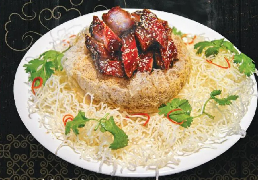 佛缽飄香 · Golden Yam Ring with Char Siu
